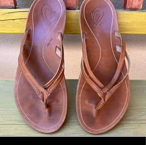 Olukai ui size 9.